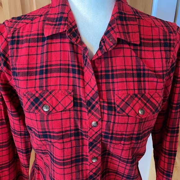 Light weight cotton flannel Eddie Bauer woman’s shirt - Picture 2 of 9
